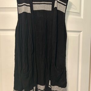 Black and Gray Sleeveless Cardigan